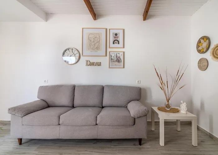 The Holiday House 4